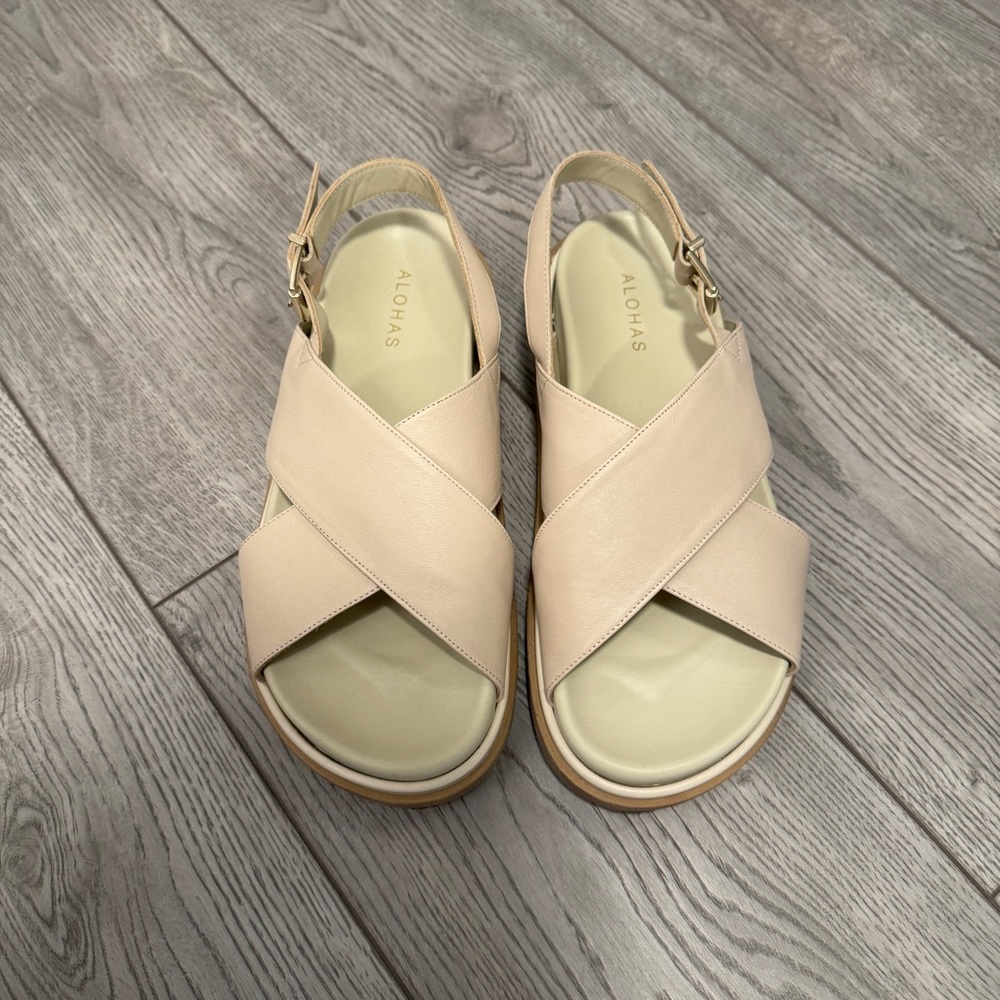 ALOHAS Criss Cross Ivory Leather Sandal - Size 39 Wore Once